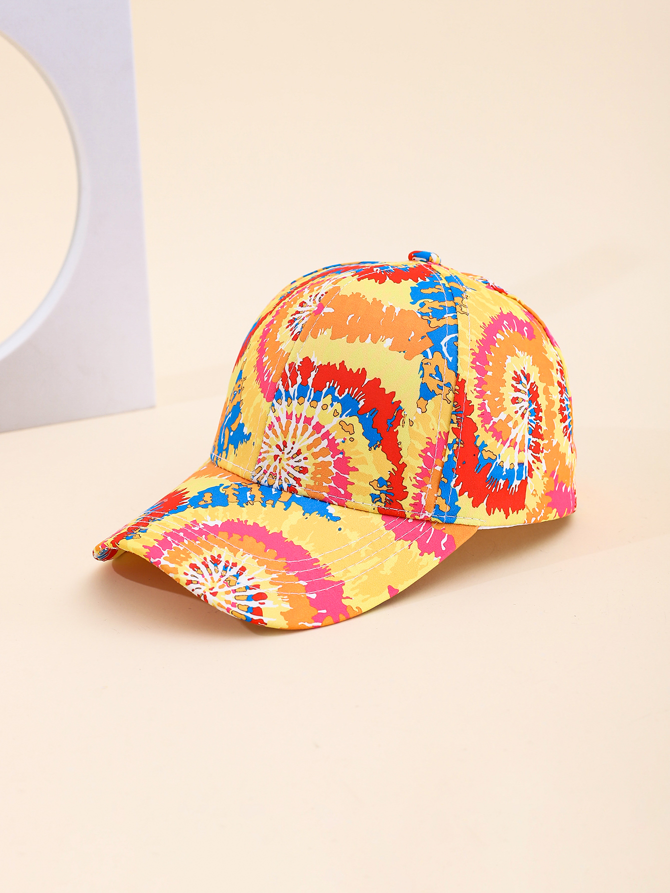 Spring and summer cross-border European and American bestsellers tie-dyed graffiti sun print baseball caps, outdoor travel sun protection and shading adult baseball caps, adjustable for foreign trade Application Scenario