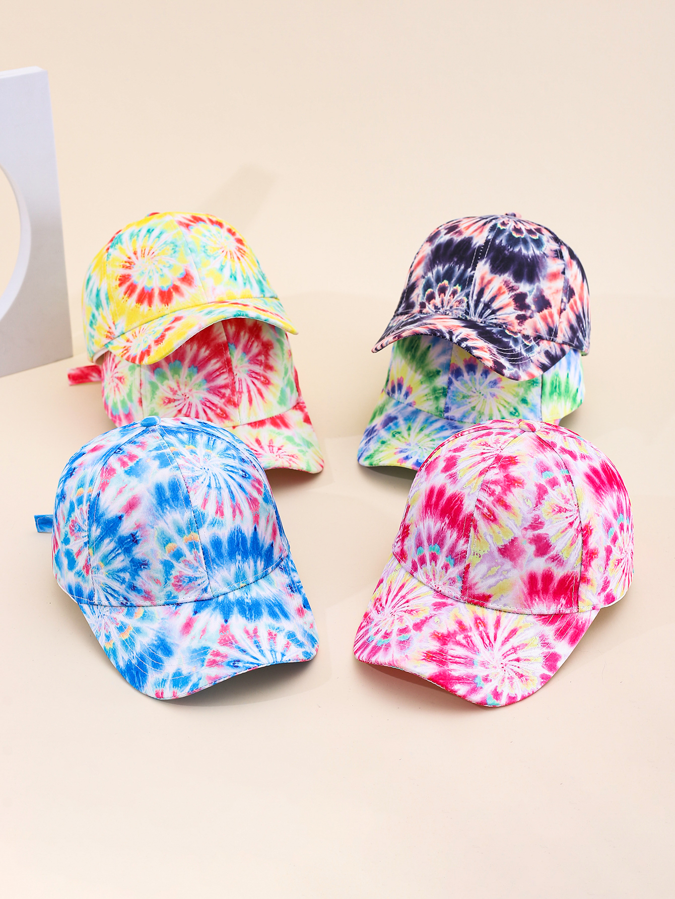 Spring and summer cross-border European and American bestsellers: light-colored and large-print baseball caps with shading and graffiti, outdoor travel, sun protection, adult baseball caps, adjustable for foreign trade full figure