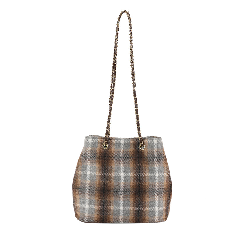 Retro and fashionable woolen texture bucket bag, large capacity commuting bag, chain check pattern casual single-shoulder crossbody women's bag Item Picture