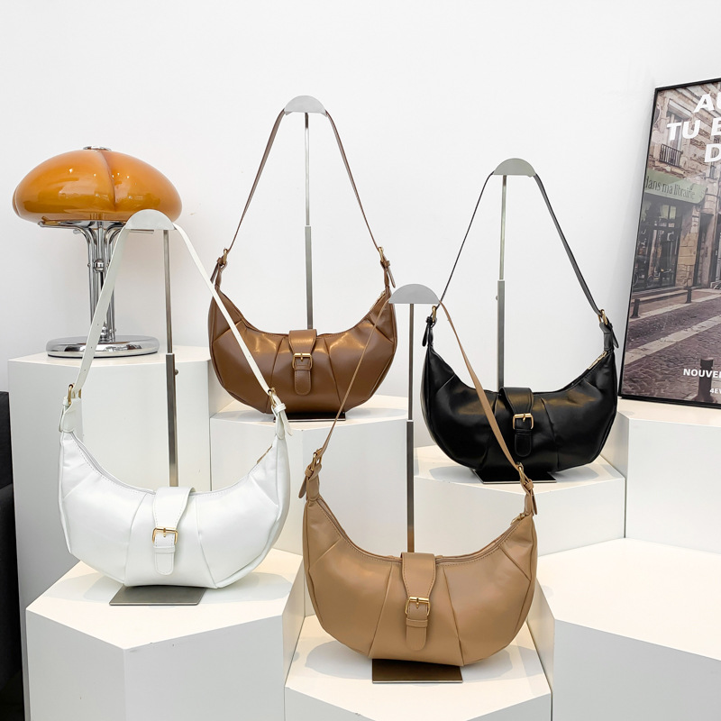 High-end 2024 autumn/winter new underarm bag, handbag, large-capacity commuting single-shoulder crossbody bag, dumpling bag Application Scenario