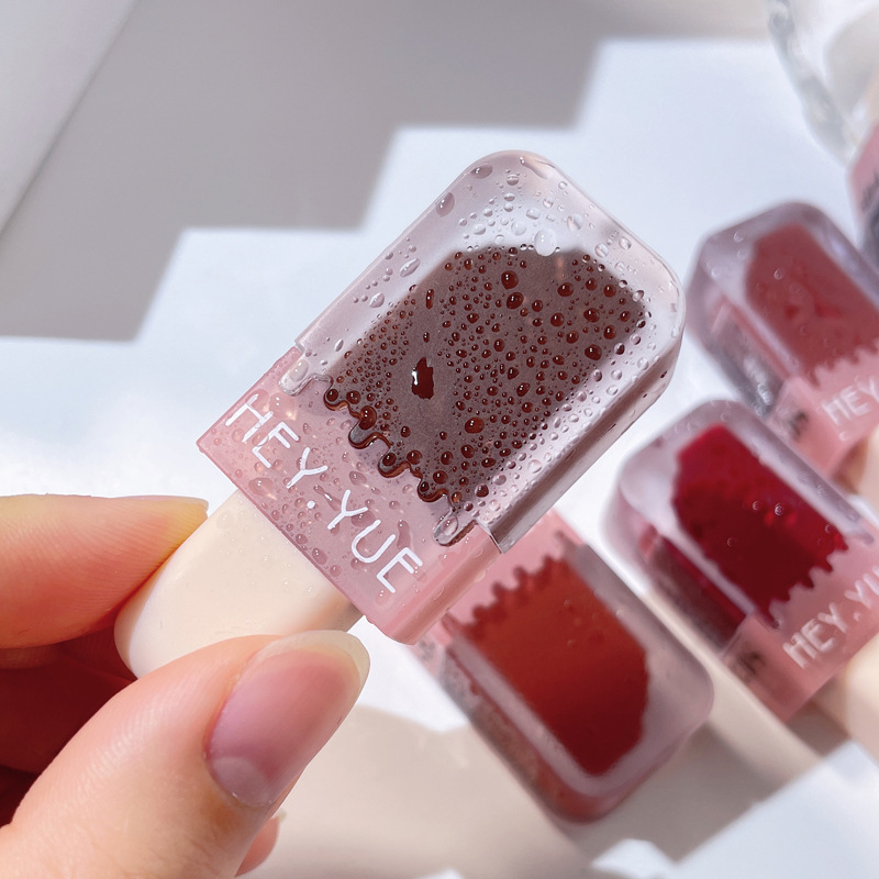 HEYYUE ice cream lip gloss small pudding makes the lips look fair. Red velvet matte lip paste is not easy to stick to cups. Lip gloss is affordable Specification drawing