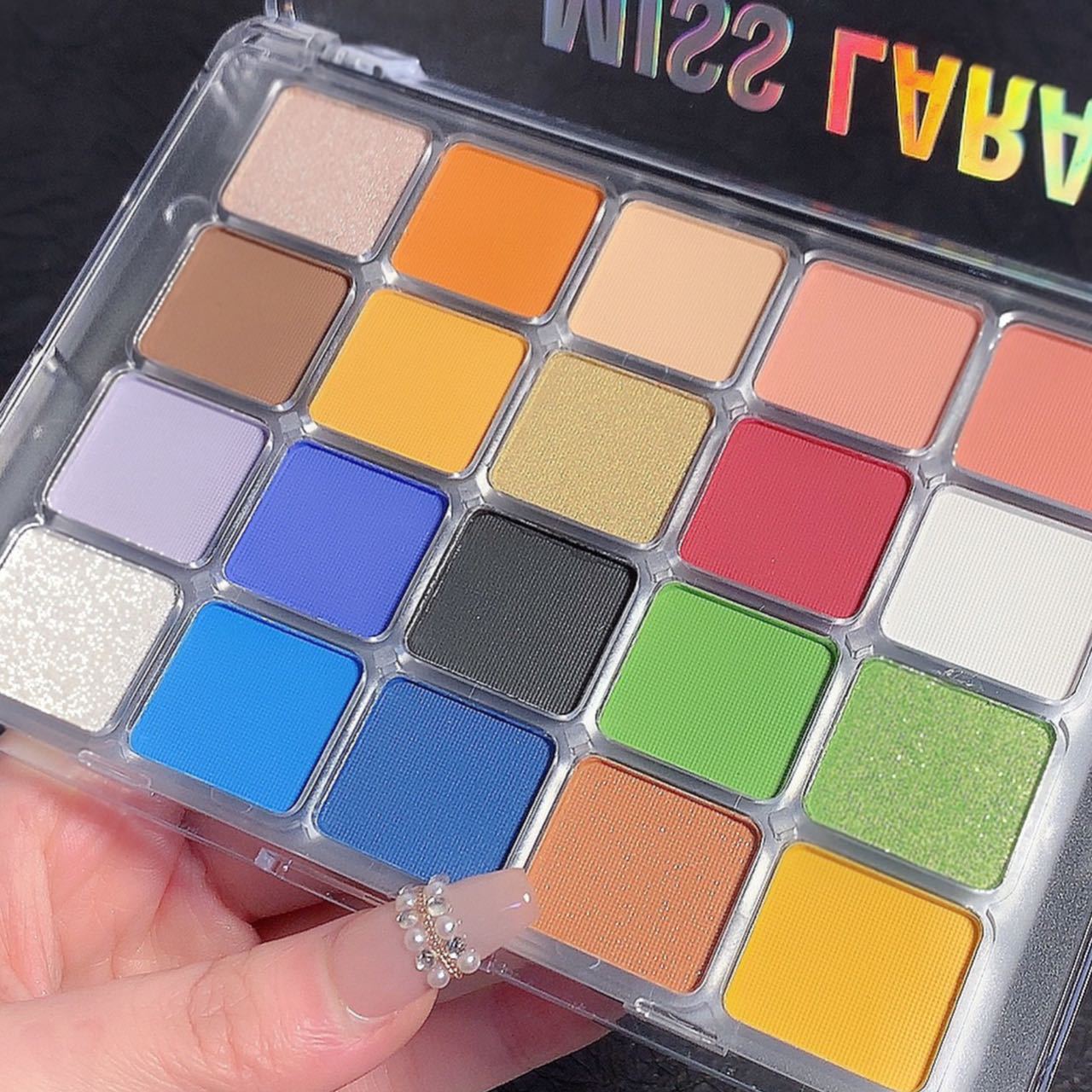 Miss Lara 20-color eyeshadow palette: Dazzling Avocado Glitter, Pearlescent, Matte, student stage Eyeshadow makeup Item Picture