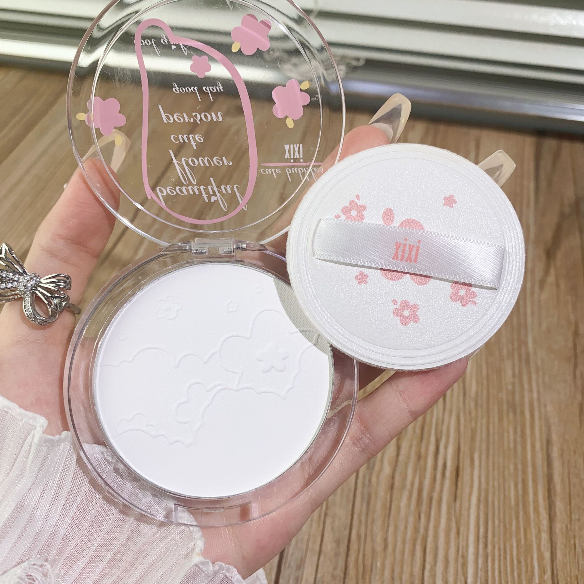xixi Clear and misty Prime Powder Compact, setting makeup, concealer, long-lasting oil control, skin smoothing, matte finish, brightening, student contouring Powder Compact full figure