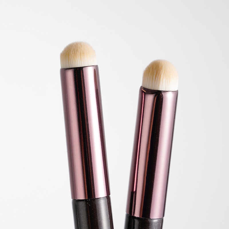 Single-piece round-head lip brush, beauty brush, lipstick smuder brush, concealer brush, portable lip makeup brush, factory direct sales Application Scenario
