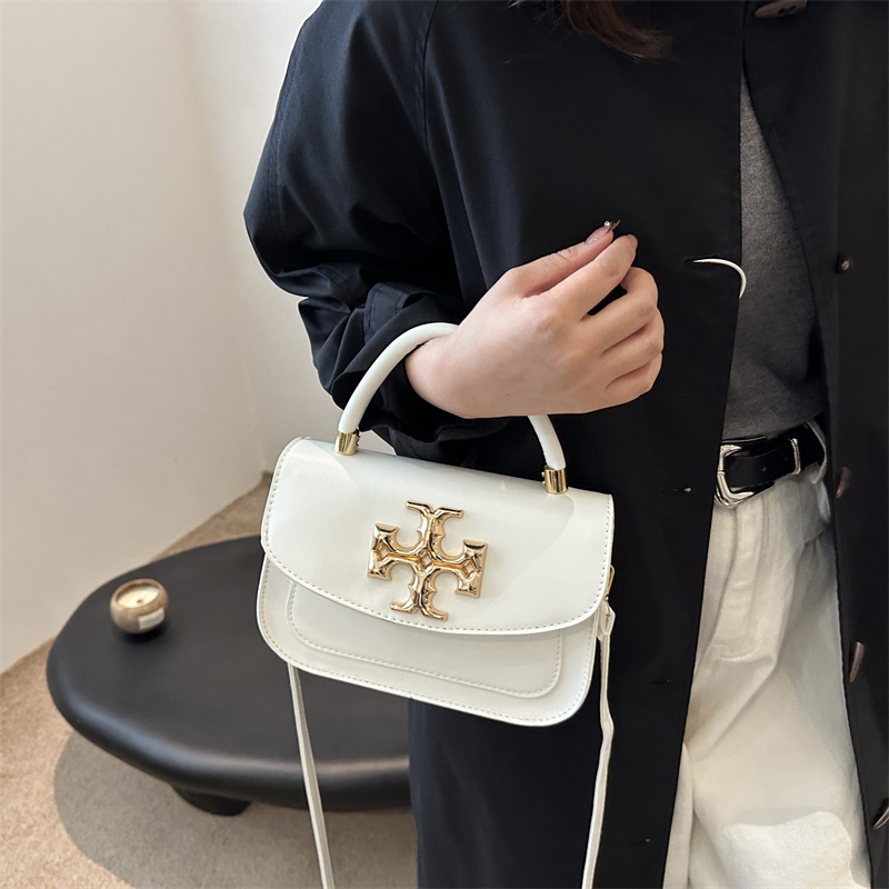 Cross-border retro underarm women's bag, this year's new fashionable single-shoulder bag, trendy and textured crossbody bag, casual tofu square bag details Picture