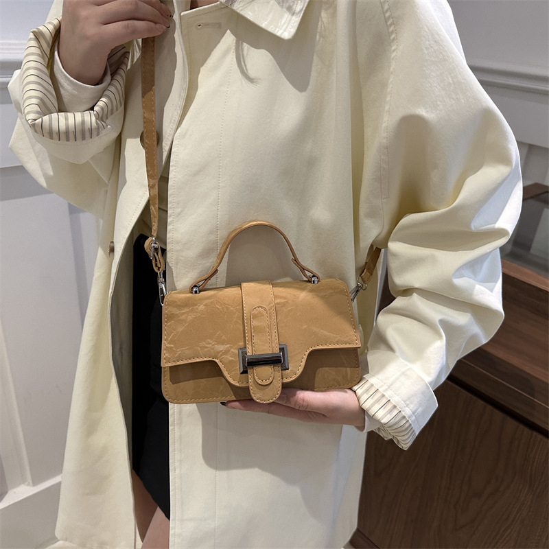 2024 New style women's trendy, fashionable and high-quality single-shoulder handbag, autumn commuting crossbody small square bag Specification drawing