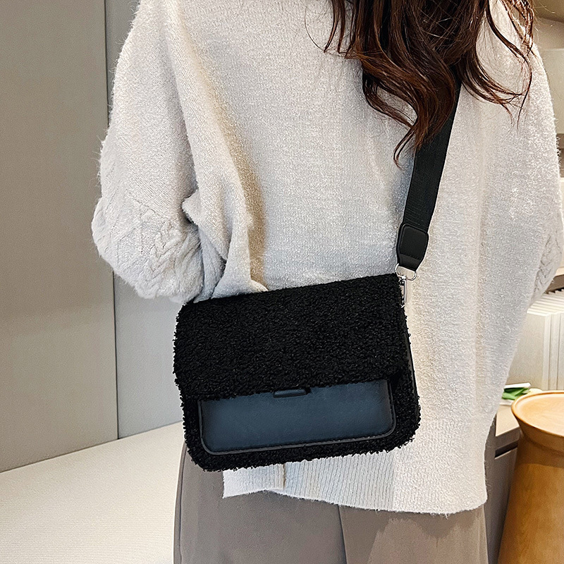 The 2024 new Korean-style trendy square lambskin patchwork single-shoulder crossbody bag is a fashionable and cute small square bag for girls Specification drawing
