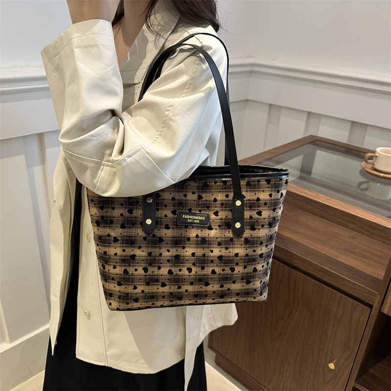 Fashionable large-capacity tote bag for women, new autumn 2024 collection, casual retro single-shoulder bag, commuter handbag, cross-border bag Specification drawing
