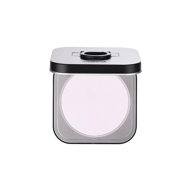 novo's light, translucent, feather-like setting powder compact has a fine texture. It naturally conceals concealers and is easy to handle to enhance your complexion Item Picture