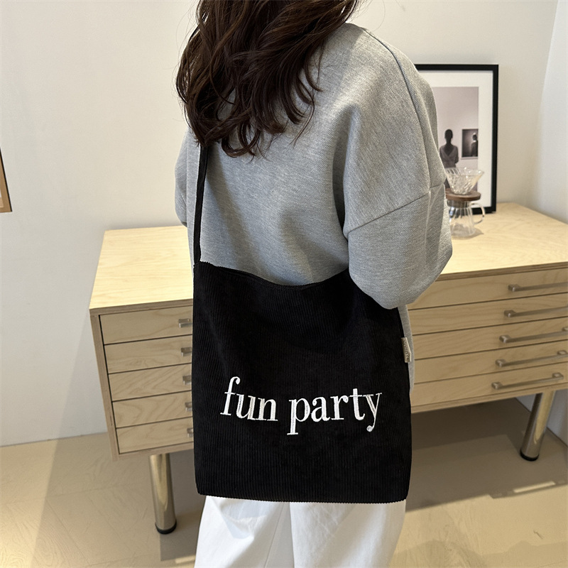 Simple hand-held corduroy large-capacity daily casual work single-shoulder bag, niche tote bag, fashionable canvas bag Specification drawing
