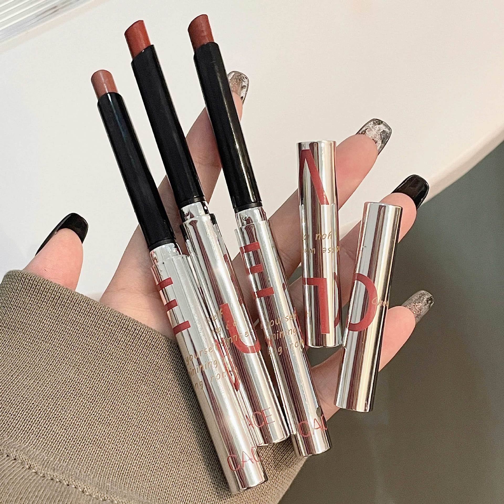 CACE Love Small Silver Tube Lipstick Semi-matte Non-Drying Long-lasting Lip Gloss Autumn and Winter New Product Affordable one-piece consignment Application Scenario