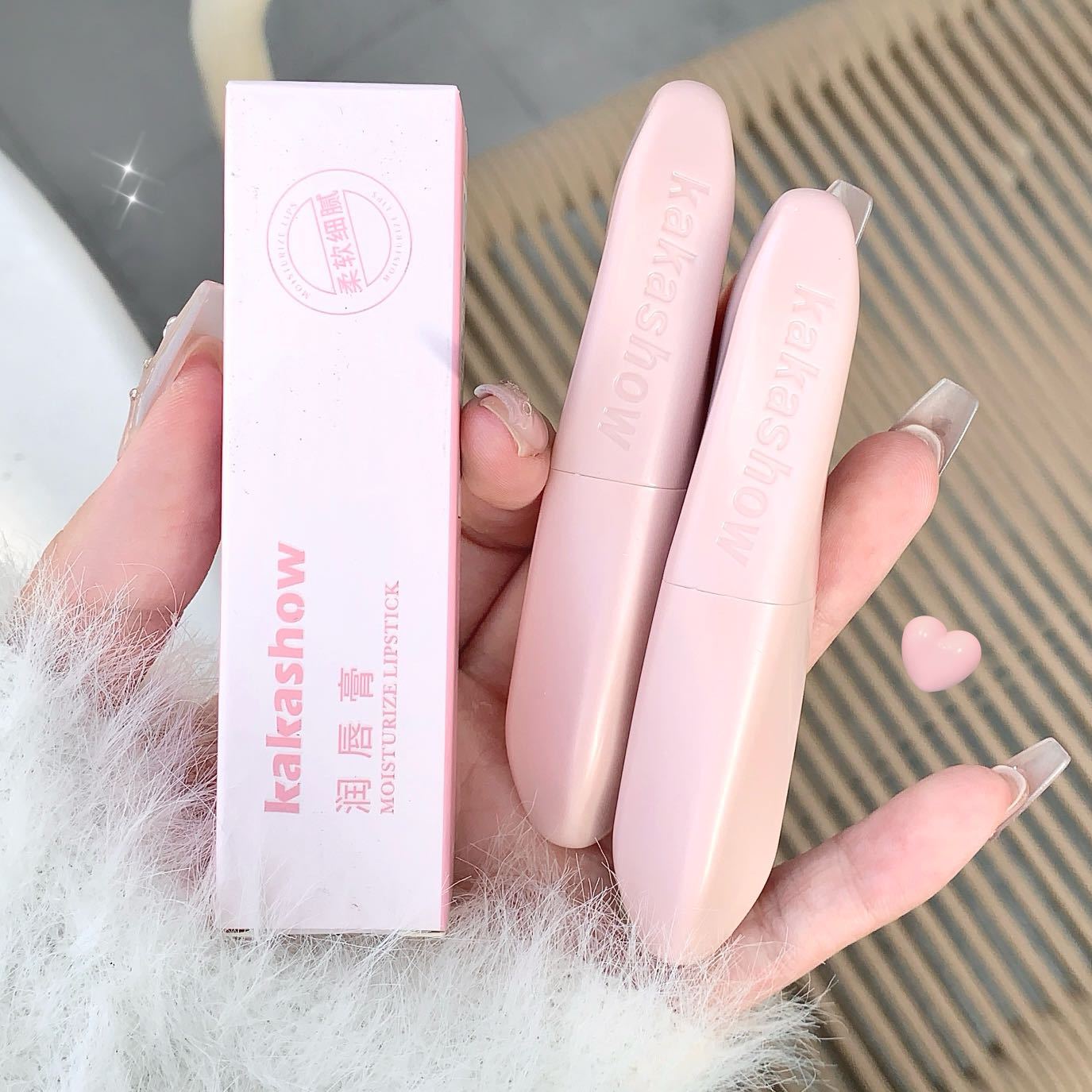 kakashow Lip balm moisturizes, hydrates and hydrates, prevents dryness and cracking, and reduces lip lines. It is a colorless lip balm for lip base Specification drawing