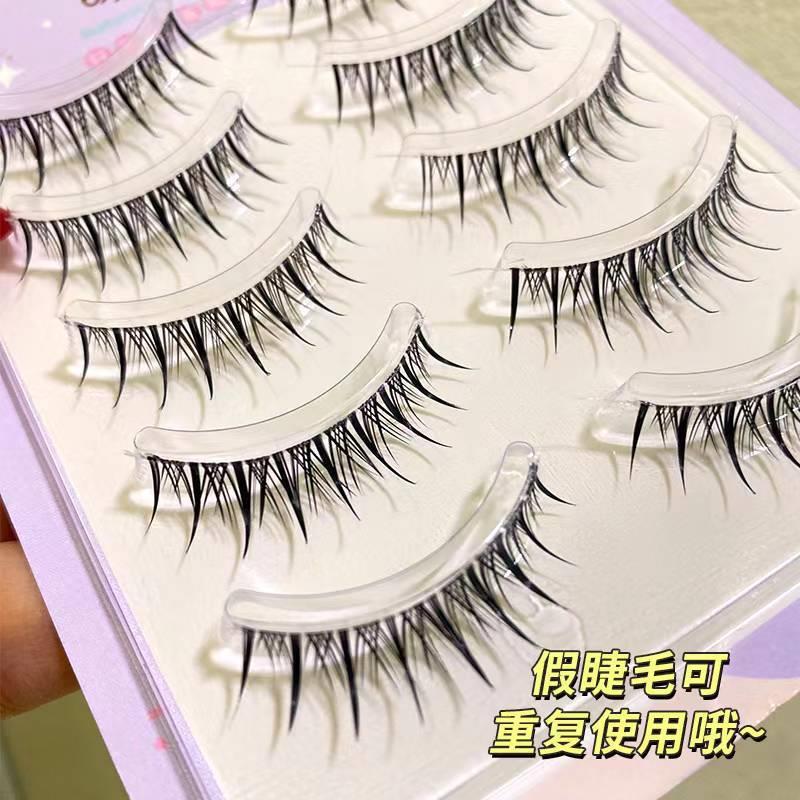 Mengjie Shangpin 5-pair set of light European and American comic eyelashes, false eyelashes, soft fish thread, transparent stem eyelashes B01 Application Scenario
