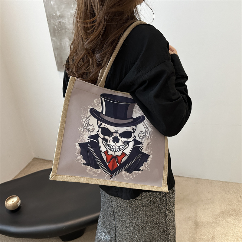 New fashionable skull canvas bag, women's large-capacity tote bag, single-shoulder bag for classes, 2024 fashionable tote bag Specification drawing