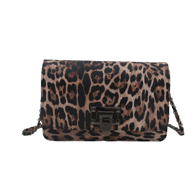 Cross-border women's bag 2024 New leopard print underarm bag, Korean style fashionable and trendy chain single-shoulder bag, riveted crossbody bag Item Picture