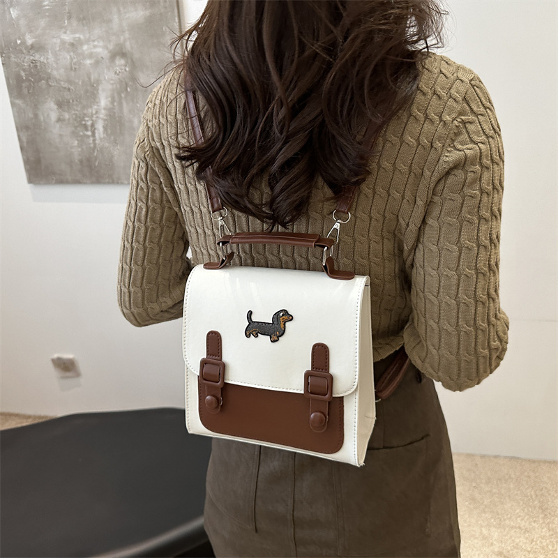 This is a new retro commuting backpack for the autumn of 2024, featuring a casual color contrast and a niche design. It is a small square single-shoulder hand-carry bag Specification drawing
