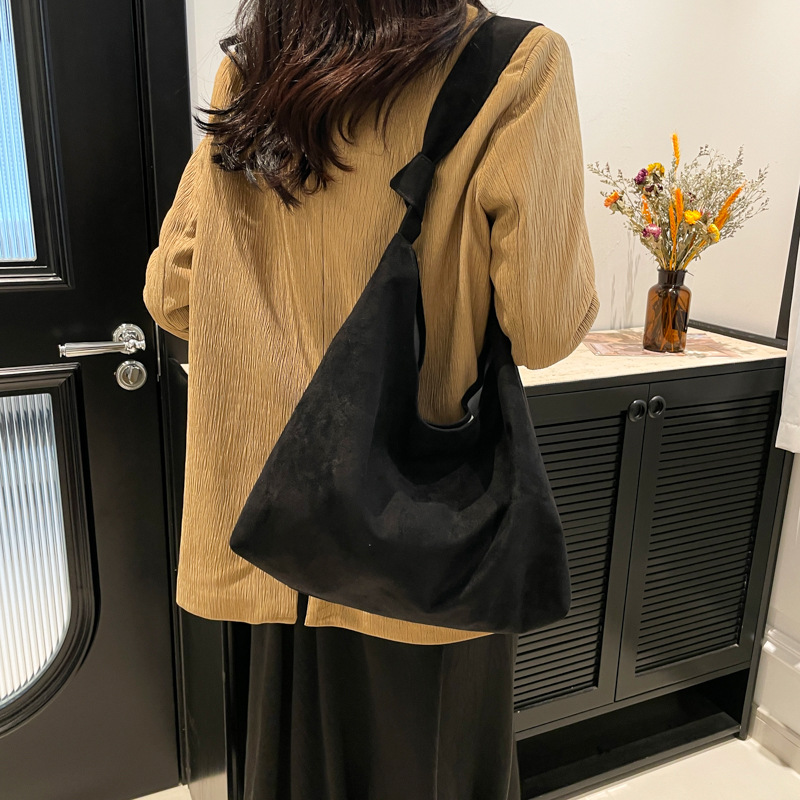 Cross-border suede large bag for women 2024 New style fashionable retro frosted tote bag for autumn and winter work and commuting bucket bag Specification drawing