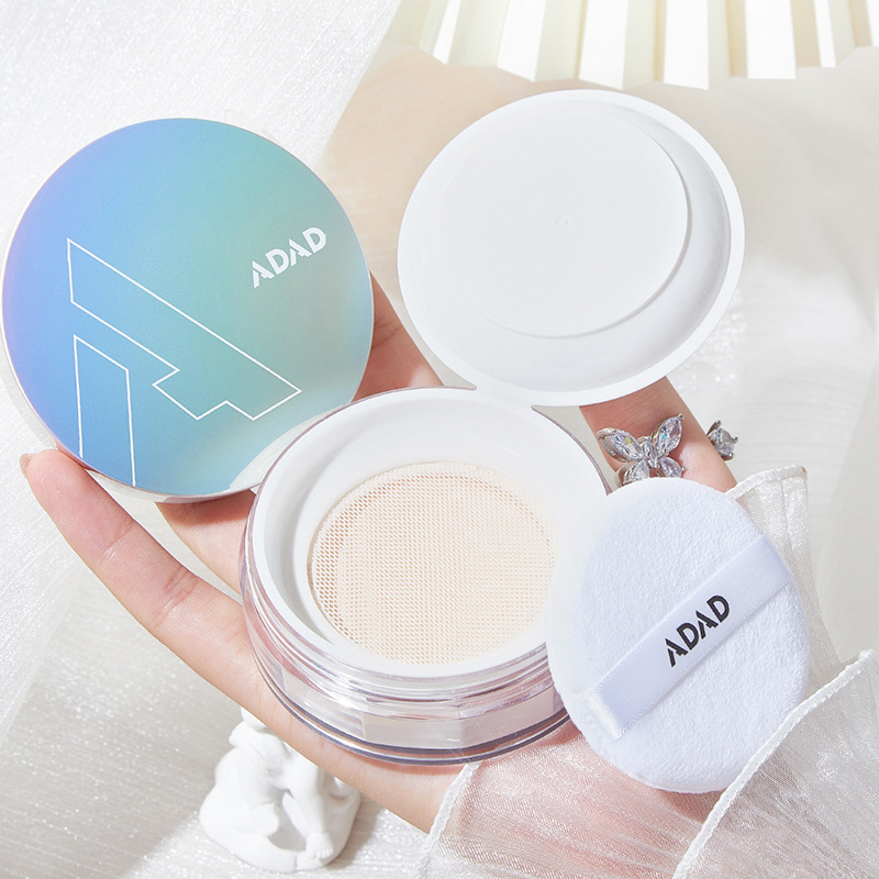 ADAD Aurora Light Air-permeable Powder Concealer Setting Powder is waterproof, sweat-proof, long-lasting and does not smudge. The makeup is light and thin full figure