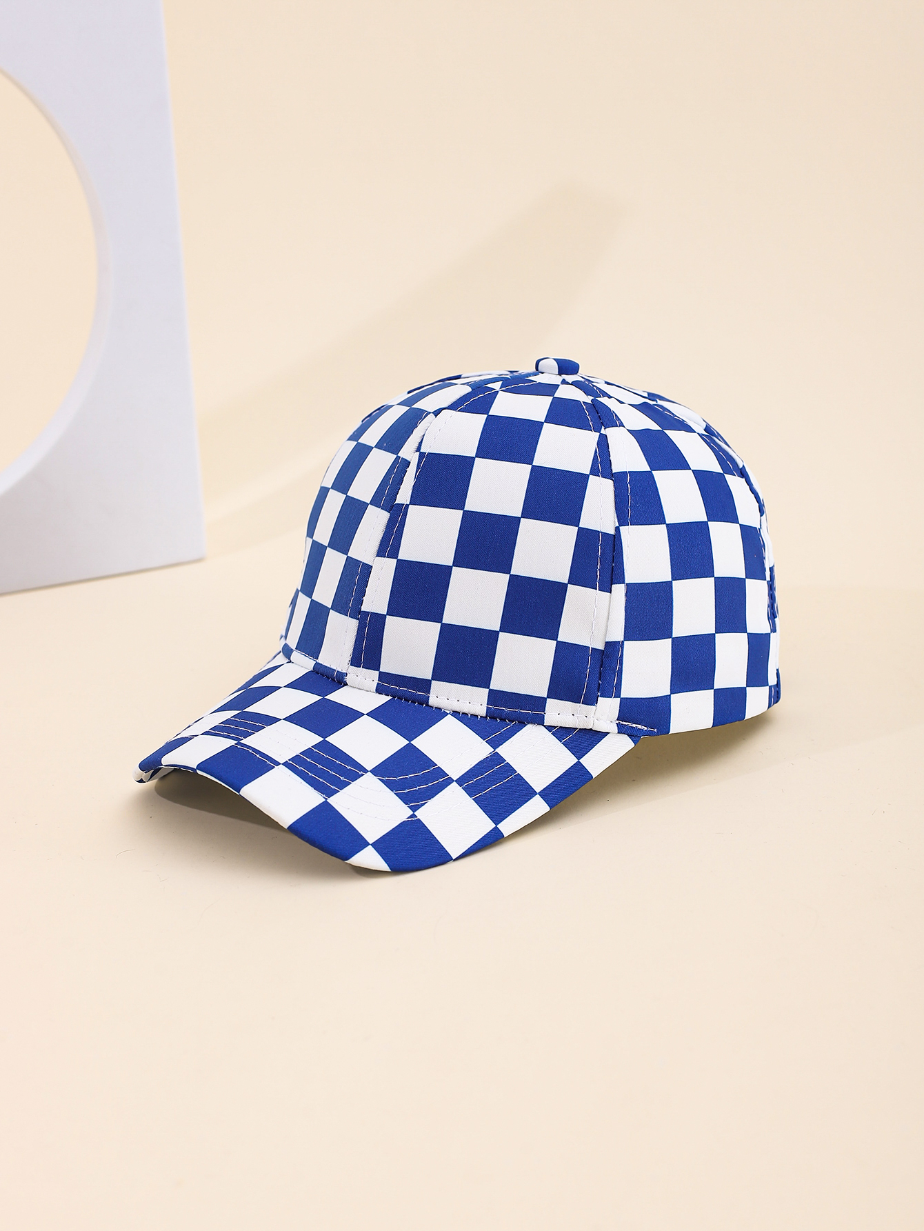 Spring and summer cross-border European and American bestsellers checkerboard printed baseball caps, outdoor travel sun protection and shading adult baseball caps, adjustable for foreign trade Application Scenario