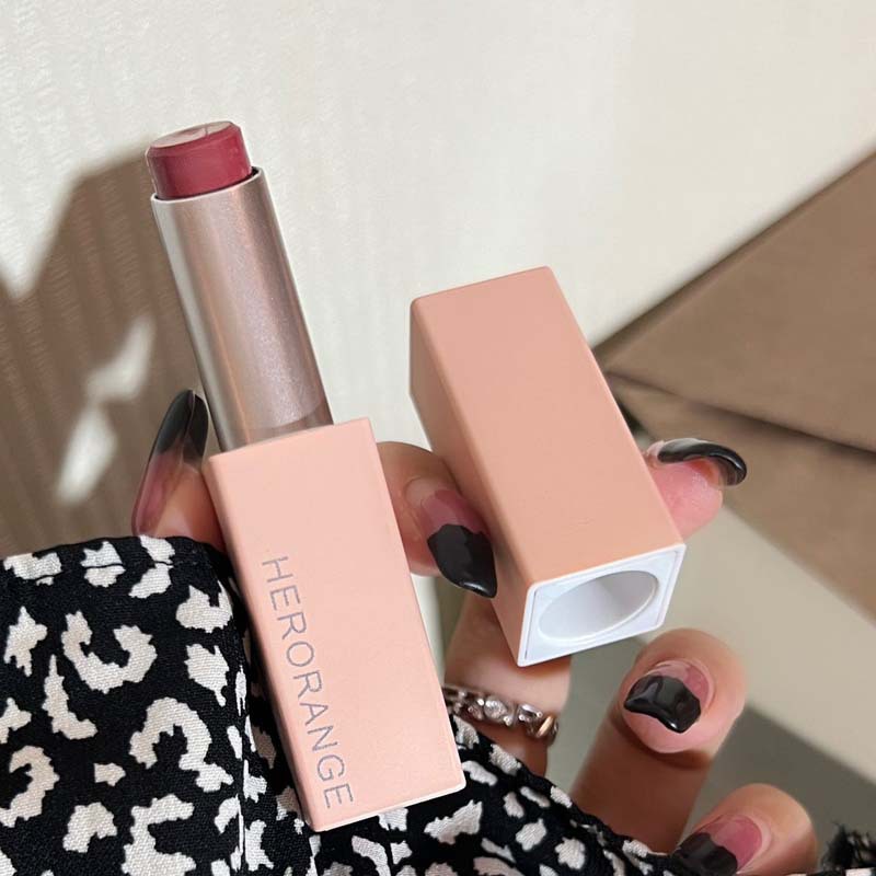 HERORANGE~ Just sleep for five more minutes. The powder mist magnet buckle lipstick makes the skin look fairer. The matte and long-lasting lip gloss is affordable for female students details Picture