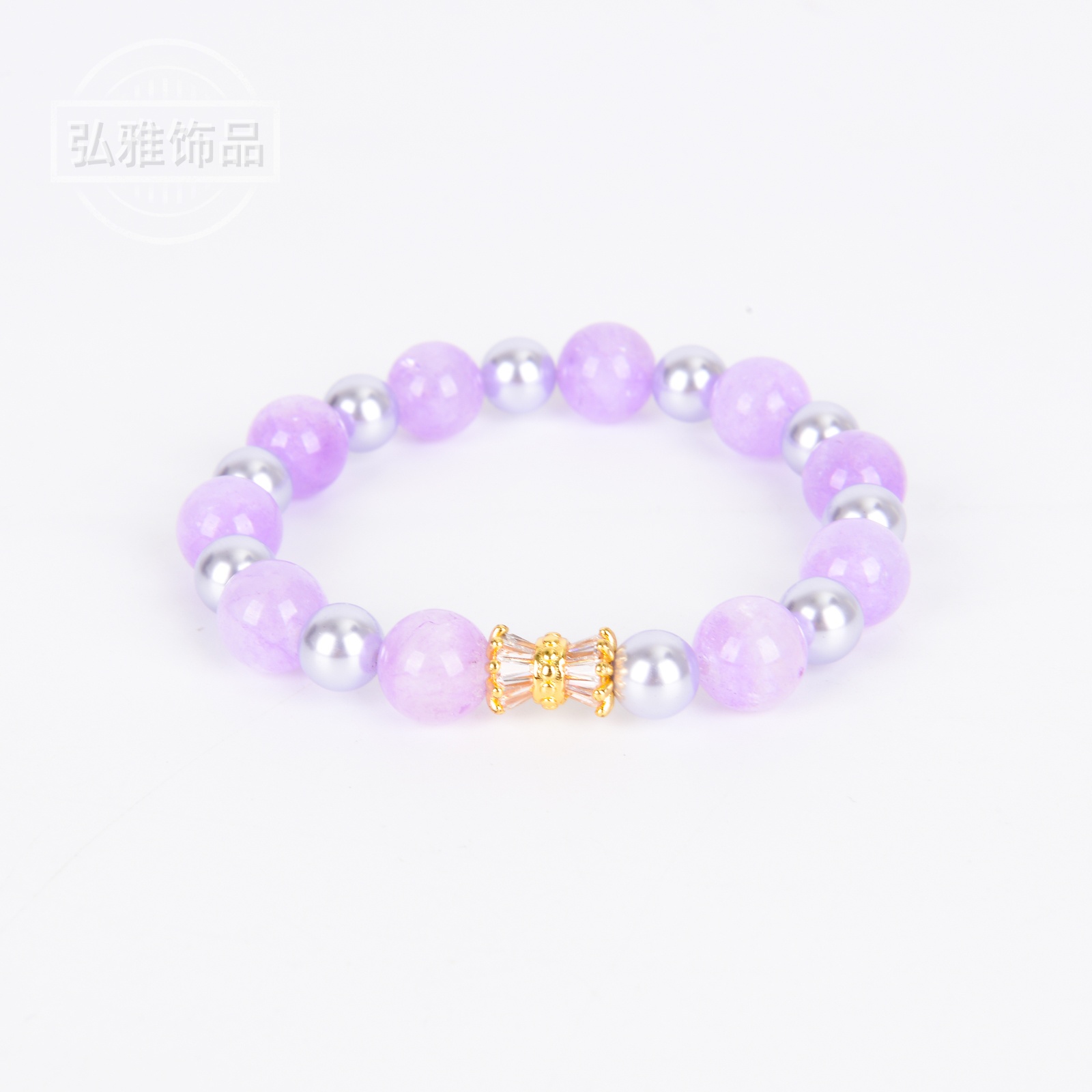 The Qingti milk cap bracelet is an exquisite, fashionable and simple style bracelet accessory. It's a versatile bracelet accessory for female students and best friends details Picture