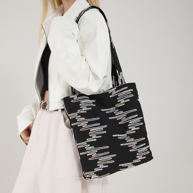 Casual and simple commuter underarm bag, large-capacity tote bag, new autumn 2024 fashion and niche single-shoulder crossbody bag Specification drawing