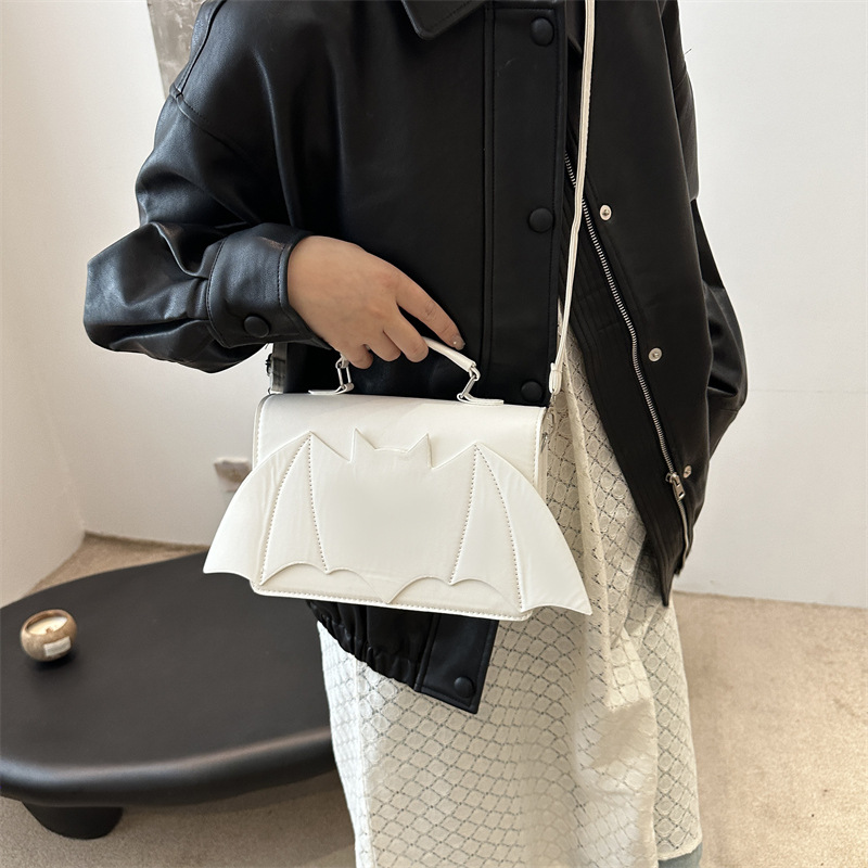 A new 2024 European and American Halloween single-shoulder bag for women, with a unique and funny bat style and a trendy crossbody bag details Picture
