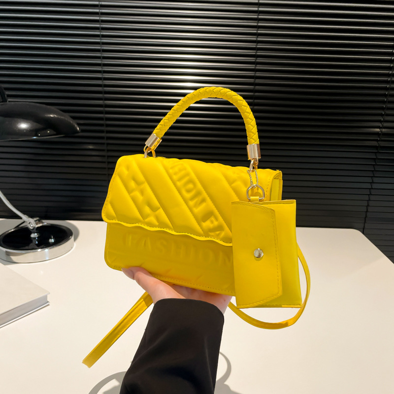 Ladies' candy-colored stylish handbag, 2024 autumn new ins single-shoulder crossbody bag, stylish embossed small square bag full figure
