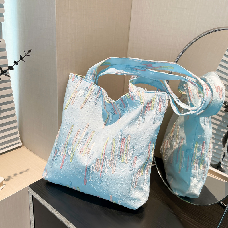 Casual and simple commuter underarm bag, large-capacity tote bag, new autumn 2024 fashion and niche single-shoulder crossbody bag full figure