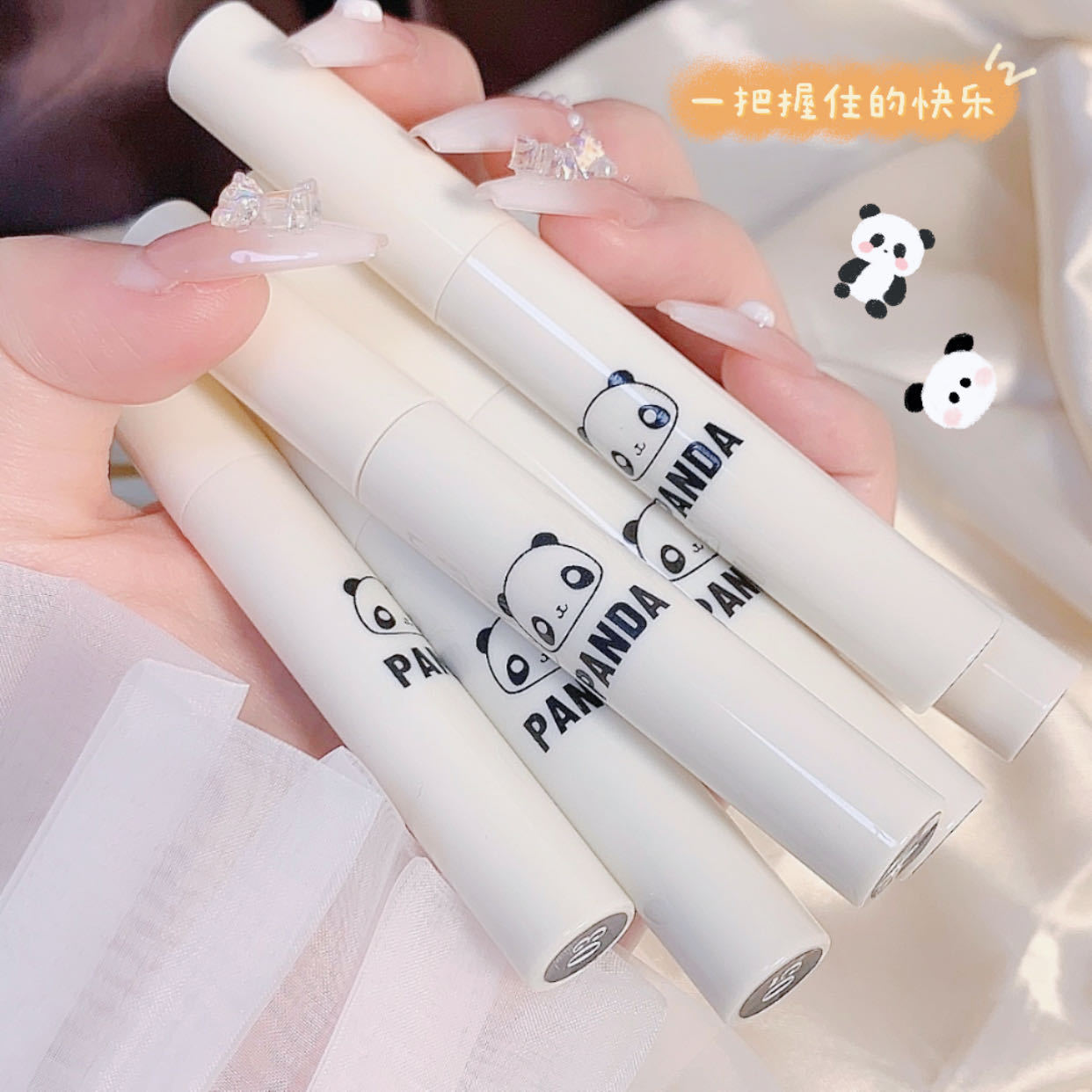 MAGIC CASA Cute Bear Lip Gloss Set Matte Velvet Matte Lipstick Gift Box details Picture