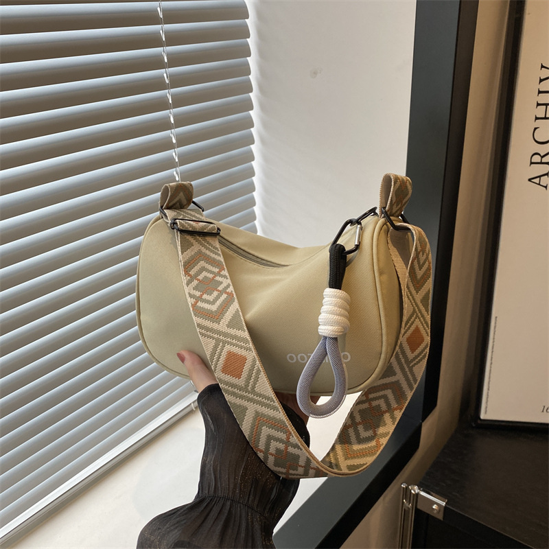 Canvas bag for women 2024 new autumn and winter versatile dumpling bag, casual and sporty wide-shoulder crossbody bag for women full figure