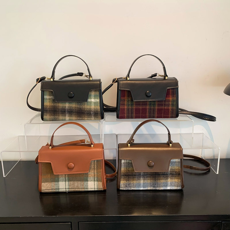 The textured color-blocking small square bag for the 2024 autumn and winter season features a cute checkered handbag with a niche design and a patchwork styling crossbody bag Application Scenario