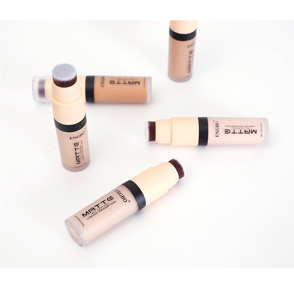 The new matte double-headed foundation is oil-control, brightening, concealing, long-lasting, breathable and comes with a brush Item Picture