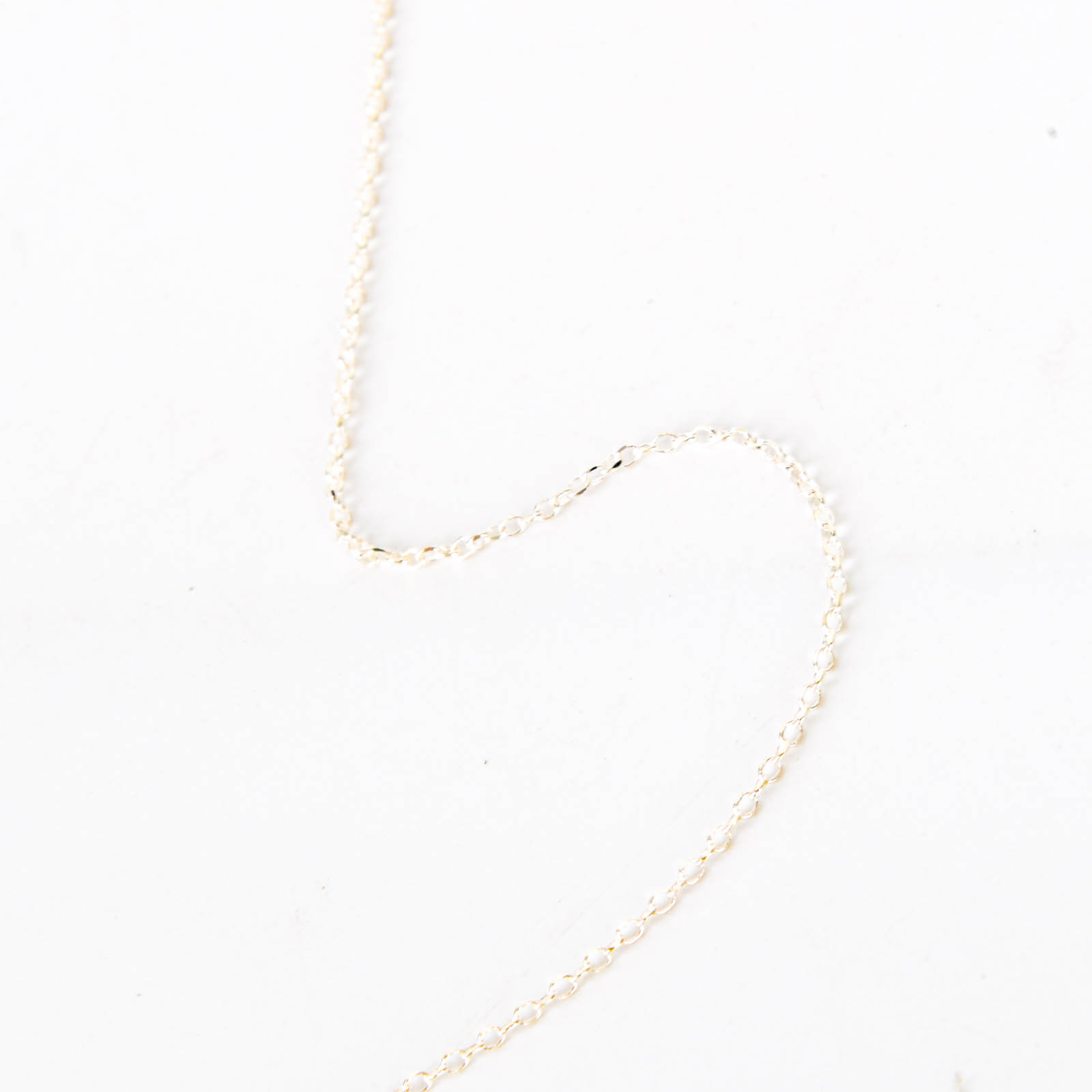 French exquisite shi family pearl necklace, light luxury and high-end collarbone chain, 2025 new style niche sweater chain neck chain Specification image