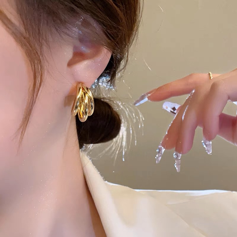 S925 Silver needle European and American exaggerated geometric stud earrings for women, light luxury, fashionable and high-end style, metal earrings wholesale Specification drawing