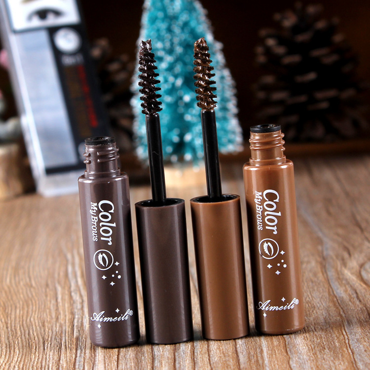 NOVO Emaili Natural Three-dimensional Eyebrow Dye is waterproof, long-lasting, does not fade or smudge, and has a natural dark brown color full figure