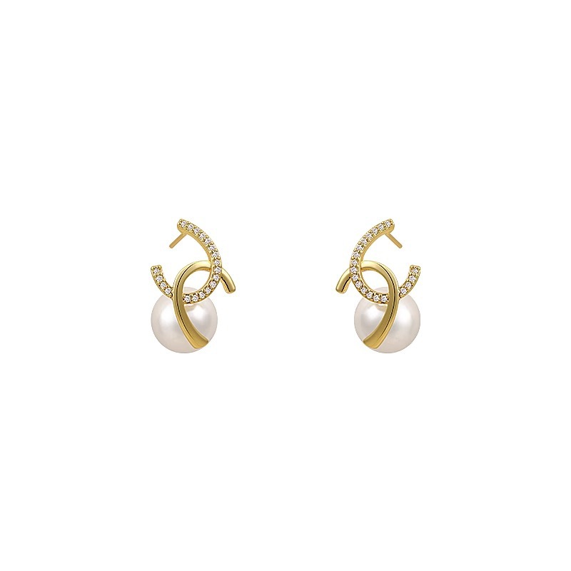 European and American light luxury high-end earrings for women, 2025 new ins style, niche design, pearl stud earrings, versatile earrings Item Picture