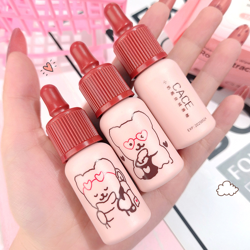 CACE baby bottle lip gloss matte finish, a niche lip gloss that whitens the skin and doesn't fade. It's the same style as a popular online celebrity for women. Wholesale Application Scenario