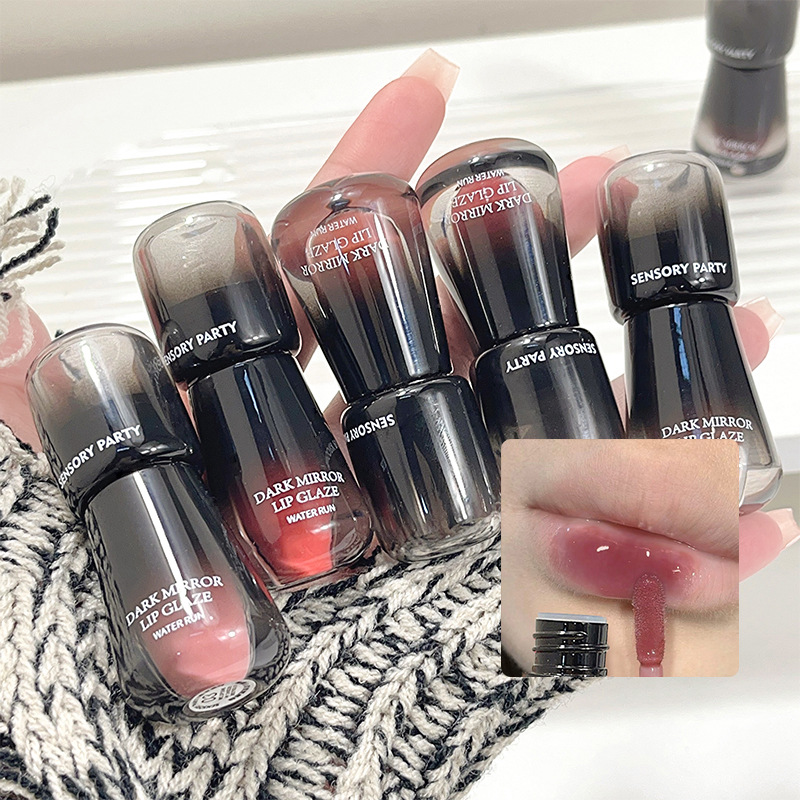 Sensory Party Dark Mirror Moisturizing Mirror Lip gloss, affordable student makeup lipstick, lip cosmetics wholesale Application Scenario