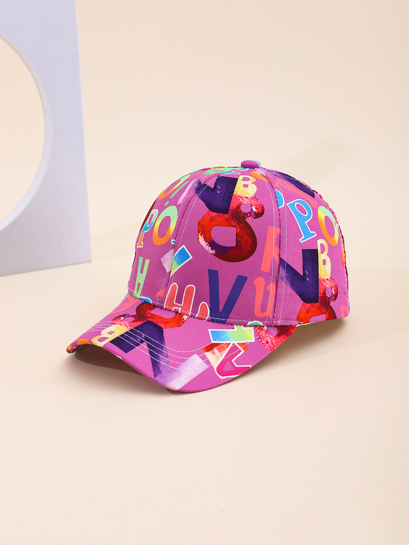 Spring and summer cross-border European and American bestsellers irregular letter printed baseball caps, outdoor travel sun protection and shading adult baseball caps, adjustable for foreign trade Application Scenario