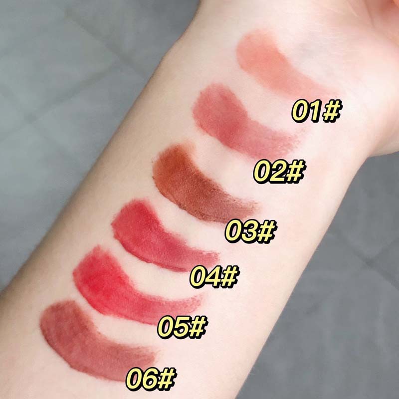Toot Dodo Misty Velvet Lip Gloss is not prone to fading and is suitable for both lips and cheeks. It is a domestic makeup product that can make female students look fairer Application Scenario