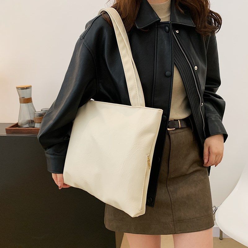 Retro large-capacity tote bag for women, 2024 new style fashionable portable commuting bag for going out, single-shoulder bag for students' classes Specification drawing