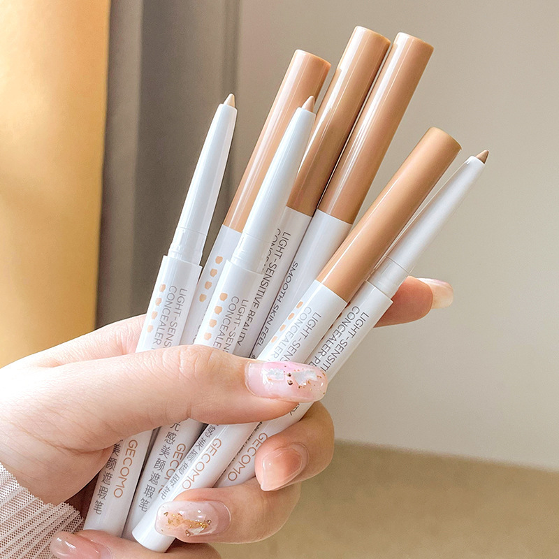 Wholesale of best-selling light-sensitive concealer pens, eyebrow concealer, eyelid concealer to under-eyelid pen, huge concealer, dark circle mask details Picture