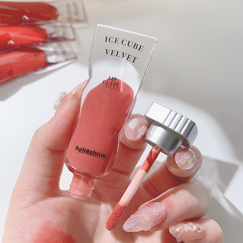kakashow ice cube velvet Lip gloss matte finish Red Lip gloss transparent pigment whitens and is not easy to stick to the lip mud Application Scenario