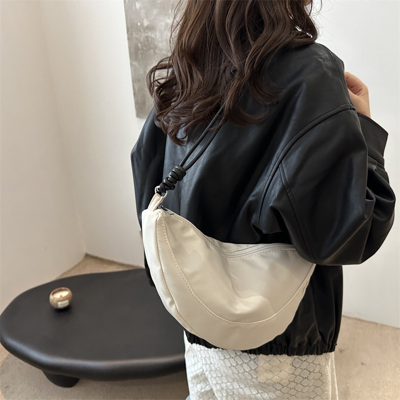 Oxford fabric 2024 casual new style with contrasting colors, light and simple, single-shoulder crossbody, underarm dumpling bag for women details Picture