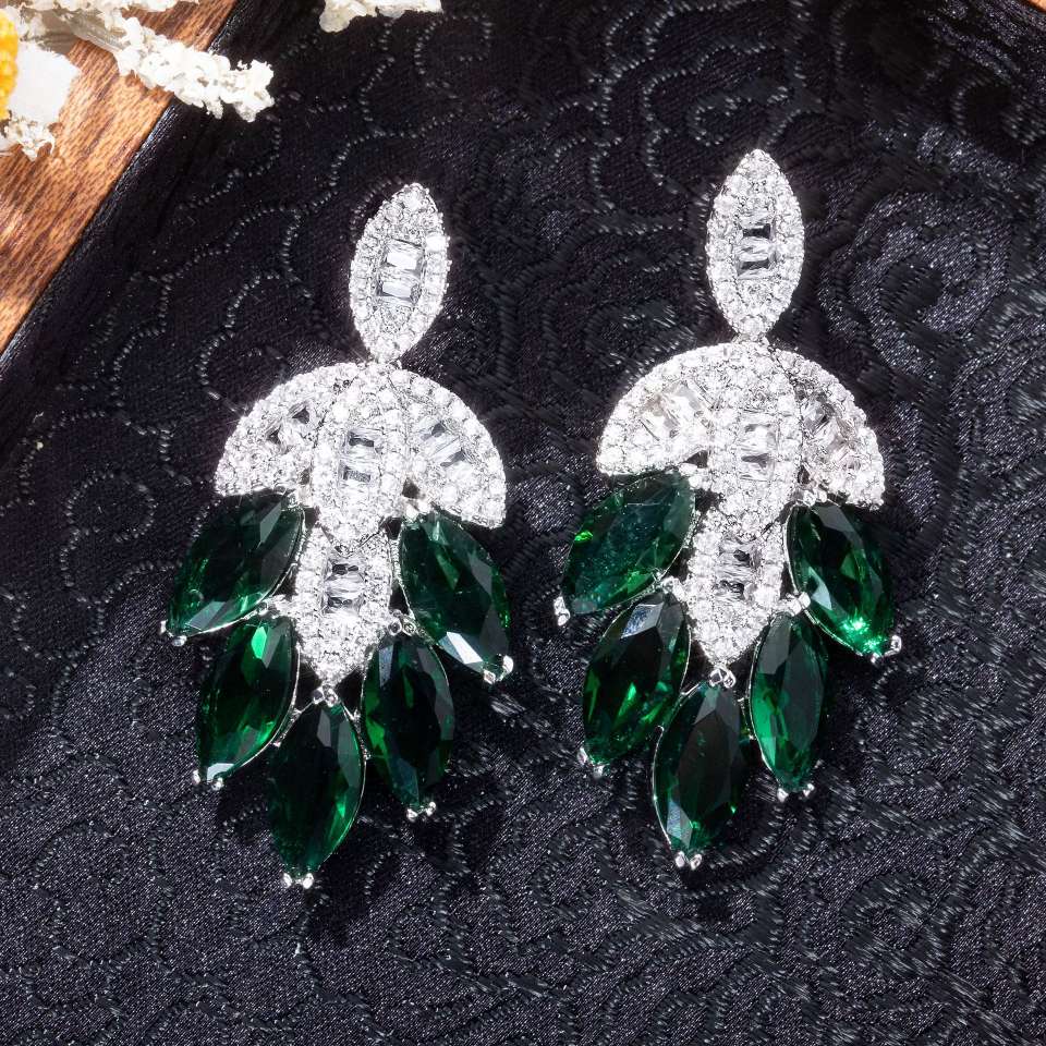 European and American fashion socialite style, light luxury, super sparkling zircon inlaid earrings S925 silver needle heavy Industry leaf earrings and pendants details Picture