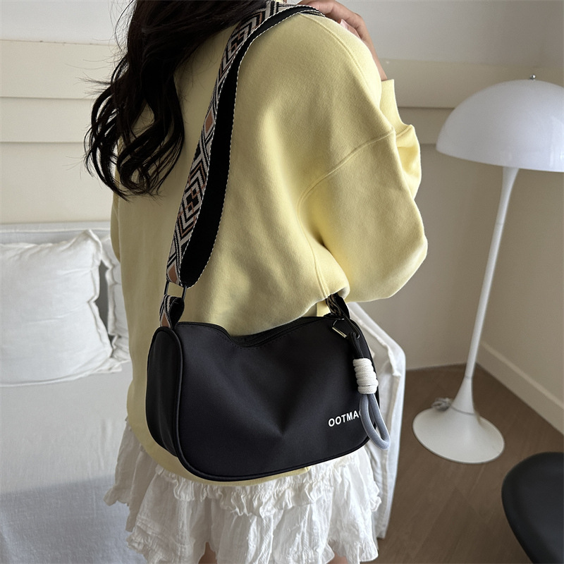Canvas bag for women 2024 new autumn and winter versatile dumpling bag, casual and sporty wide-shoulder crossbody bag for women Specification drawing