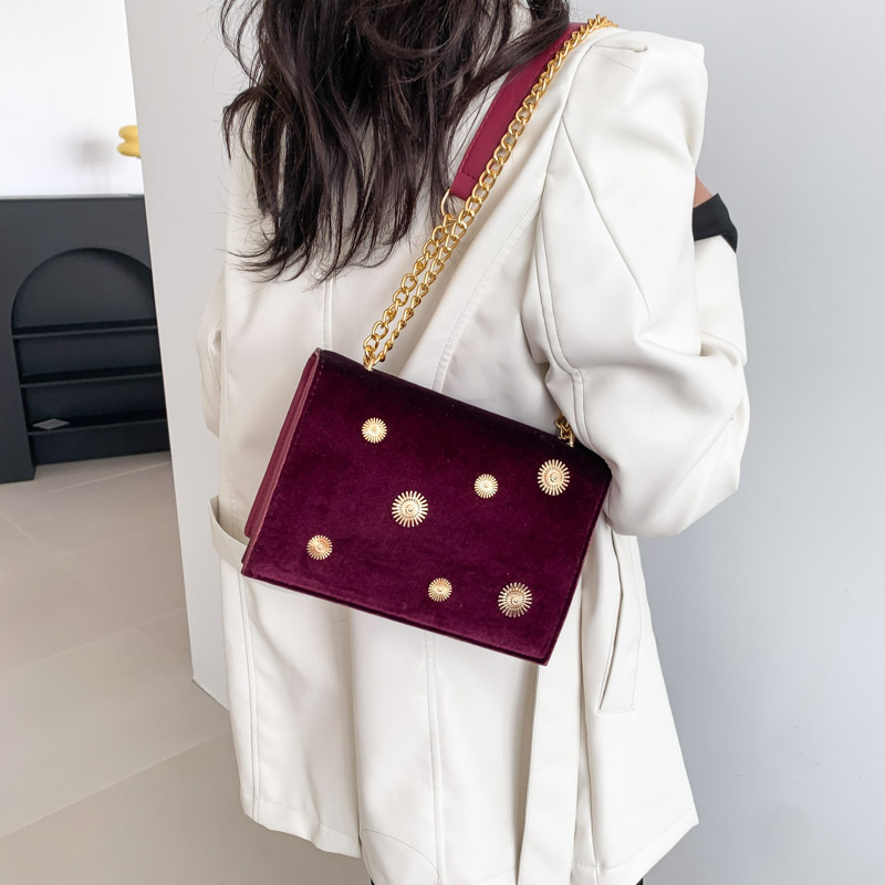 Cross-border fashionable velvet small square bag for women, simple and fashionable single-shoulder bag, new autumn and winter crossbody chain bag details Picture
