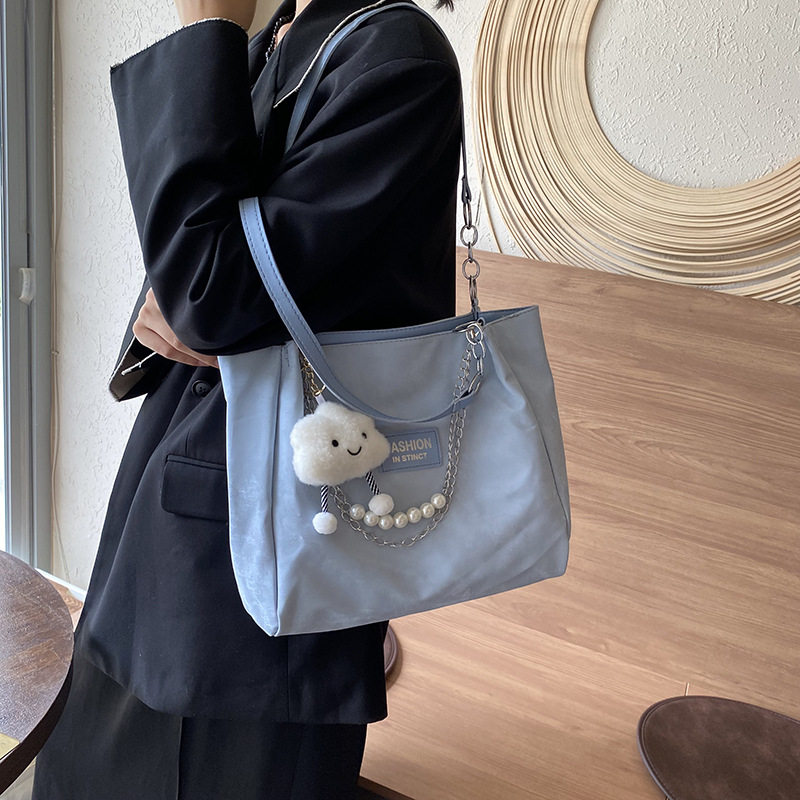 Large-capacity work commuting bag for women, new autumn 2024, versatile and fashionable beaded chain single-shoulder bag tote bag details Picture