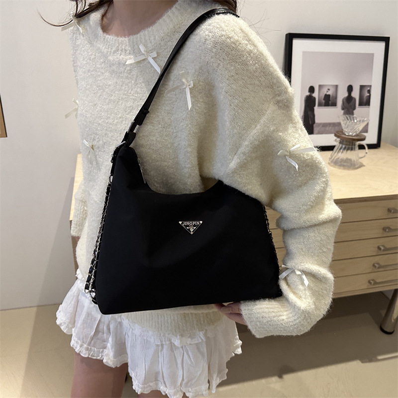 Cross-border high-end, large-capacity nylon bag for women, 2024 new trendy backpack, single-shoulder tote bag, commuter bag details Picture